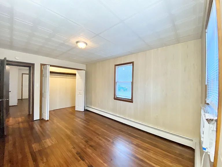 1147 Cherry St — Photo 3