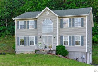 21 Anna Ct, Middletown, NY 10941