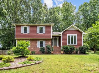 806 Shadowbrook Dr, Rock Hill, SC 29732