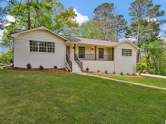 2nd image of 800 3rd Terrace Cir