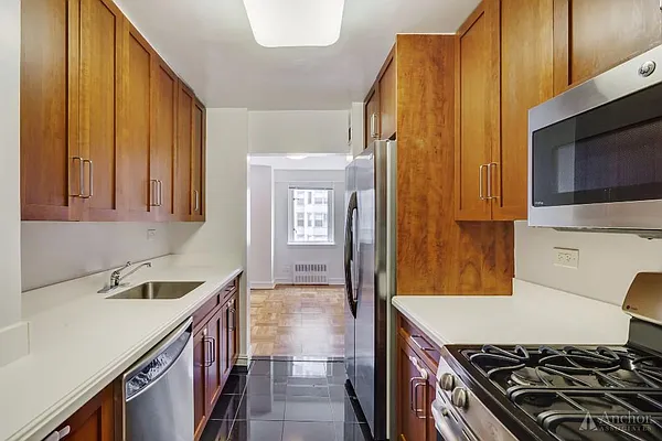 Rented by Anchor Associates | media 17