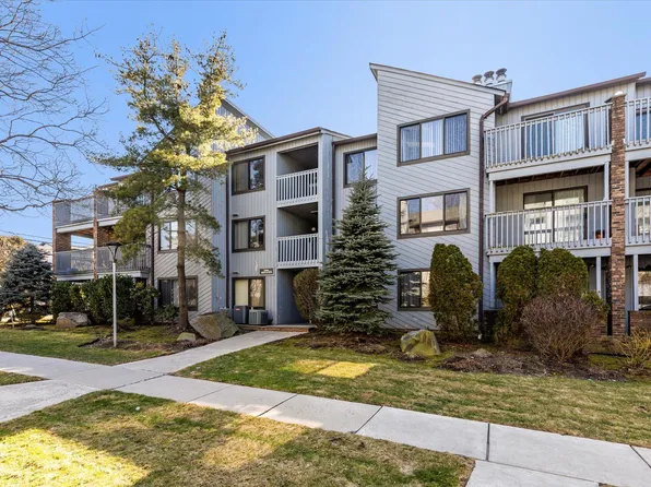 1471 John St, Fort Lee, NJ 07024