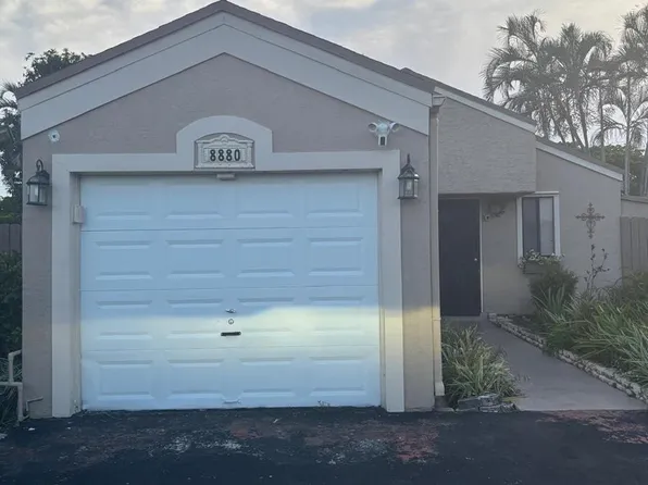 8880 SW 23rd St, Hollywood, FL 33025
