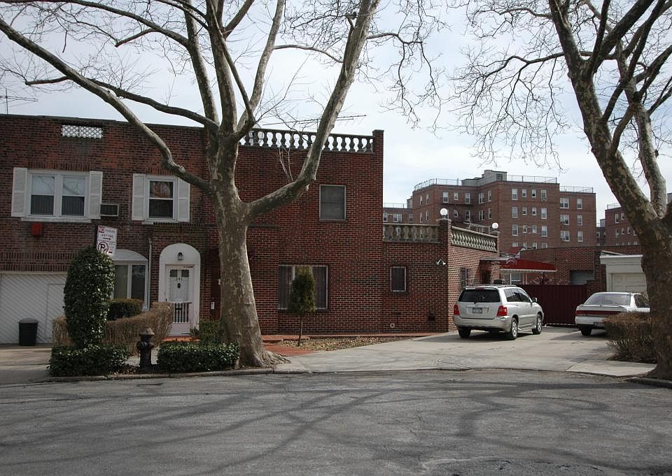1st image of 243 Bay 23 St