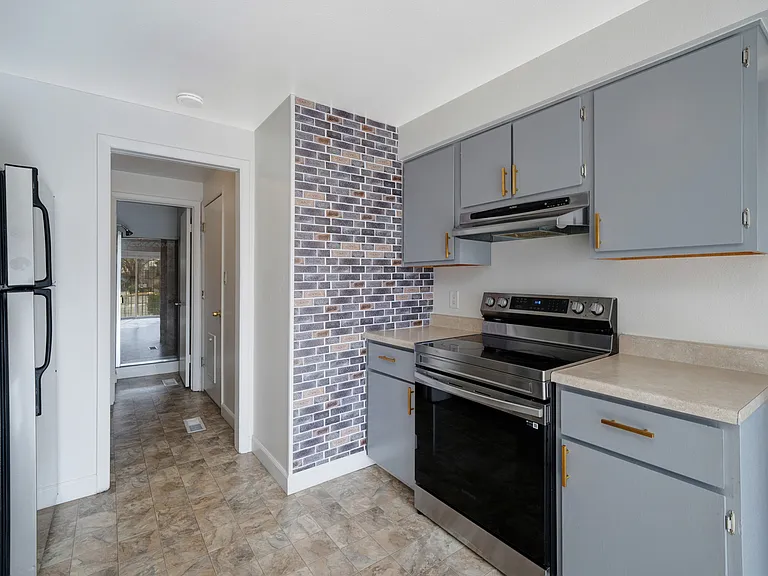 2283 Oppio St — Photo 16