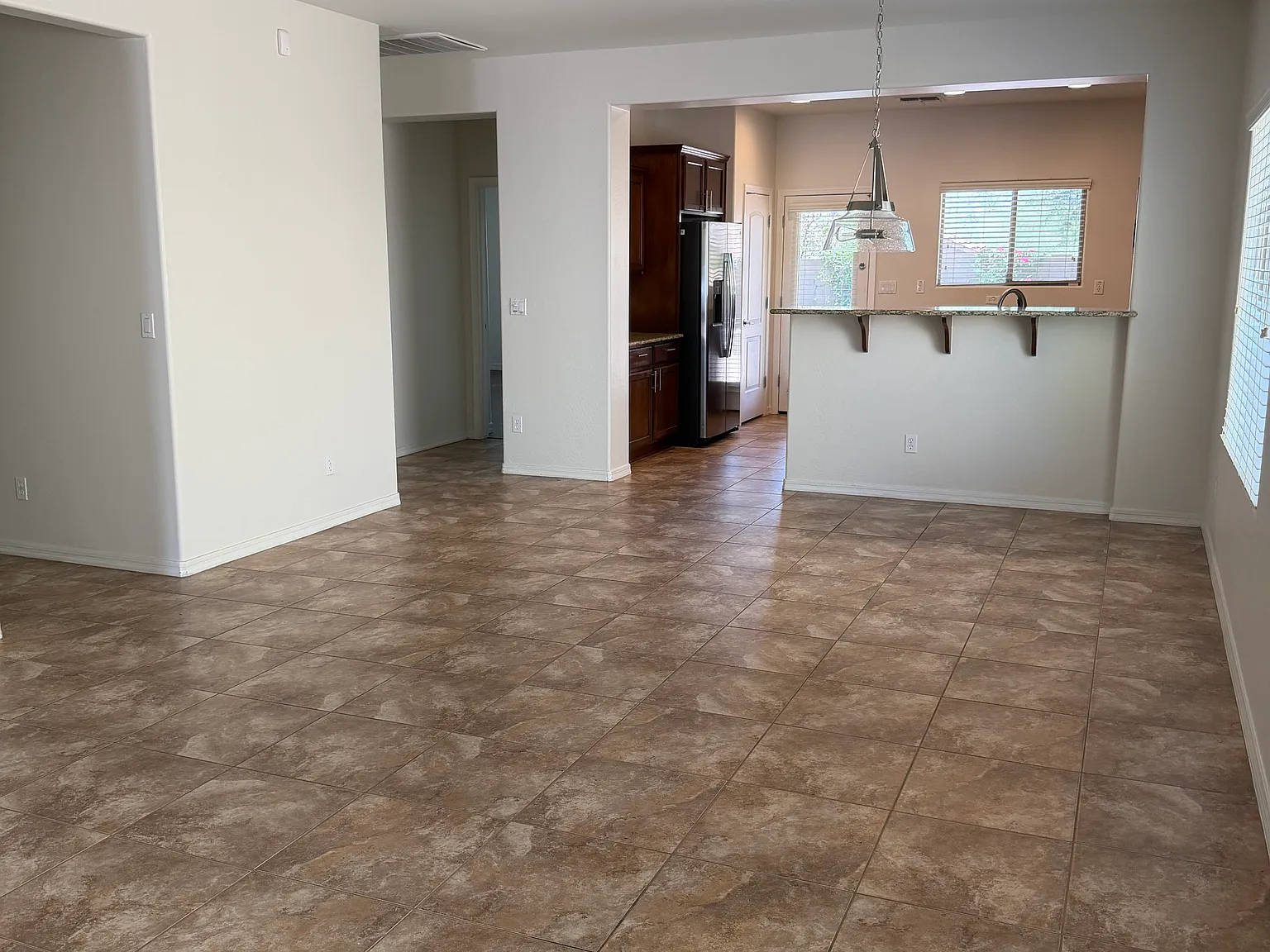 3 bed, 1783 sqft, $2,500 — Photo 4