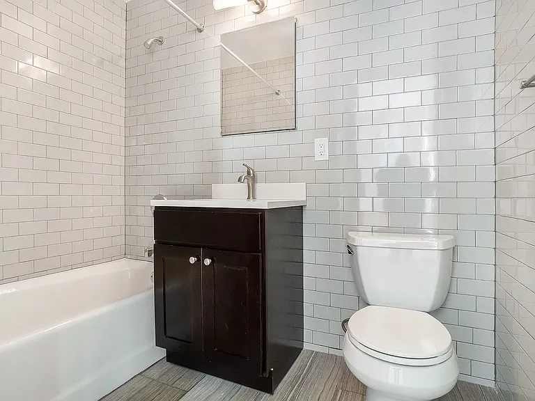 400 E 66th St #16D — Photo 3