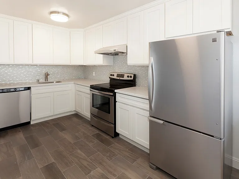 257 Athol — Photo 2
