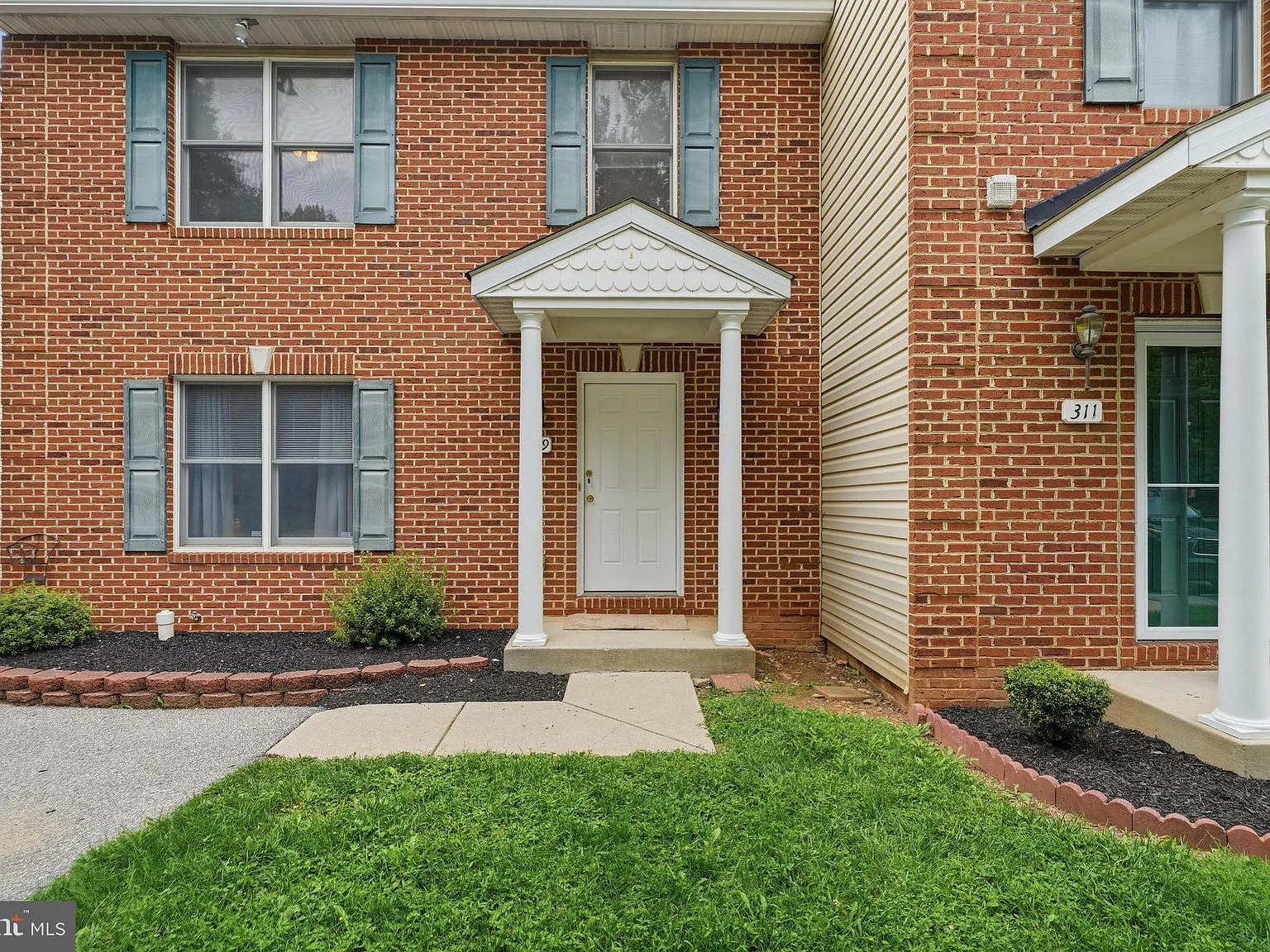 3 bed, 2.5 bath, 1552 sqft, $2,450 — Photo 3