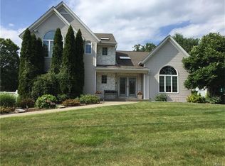 16 Nancy Rd, Nanuet, NY 10954