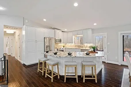 3711 Spicewood Dr — Photo 2