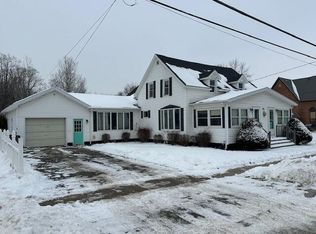 91 Church St, Champlain, NY 12919