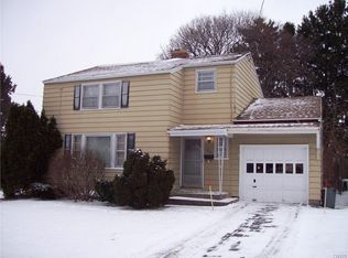 210 Darlington Rd E, Syracuse, NY 13208