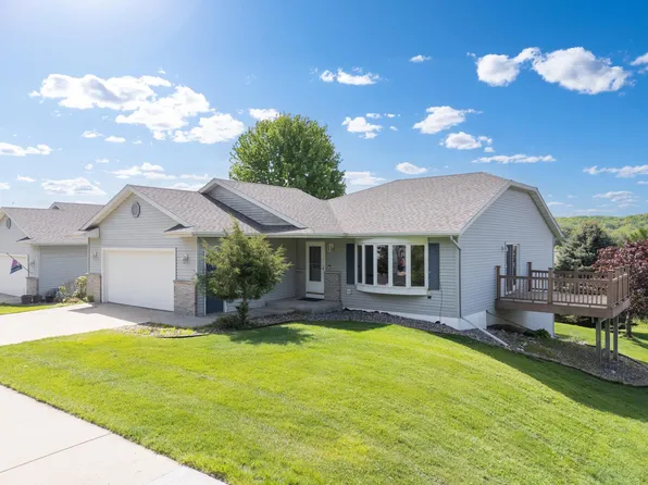 4524 Meadow Lakes Dr NW, Rochester, MN 55901