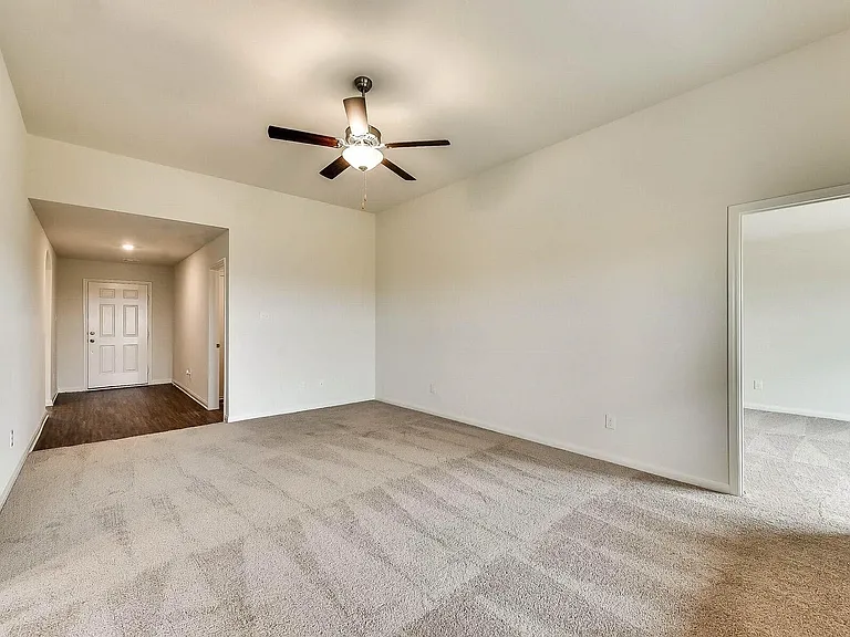 207 Liberty Ln — Photo 8