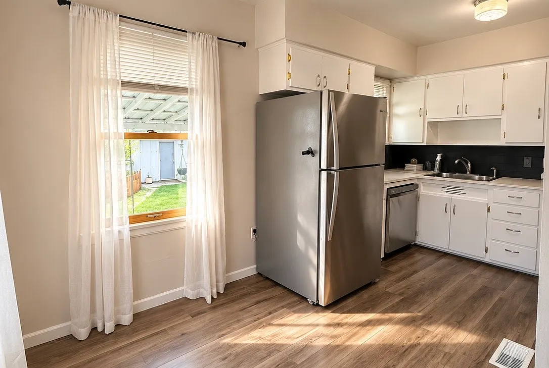 3 bed, 1576 sqft, $2,100 — Photo 4