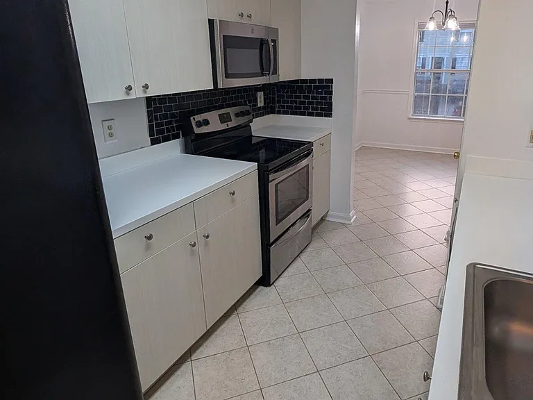 702 Wind Ridge Dr — Photo 4