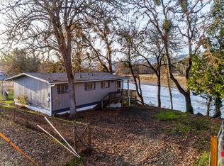 184 Paradise Ln, Roseburg, OR 97471
