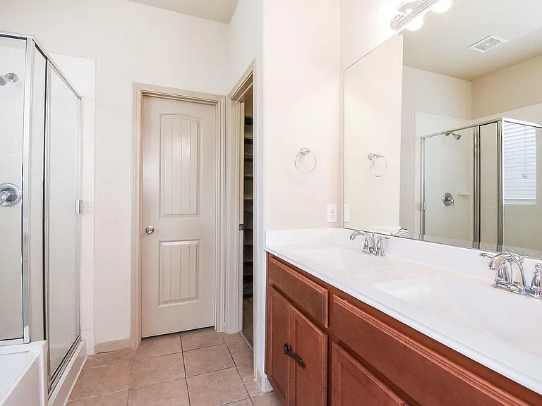 2106 Harmon Crest Ct — Photo 21