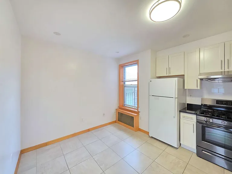 1519 W 5th St #2F — Photo 8