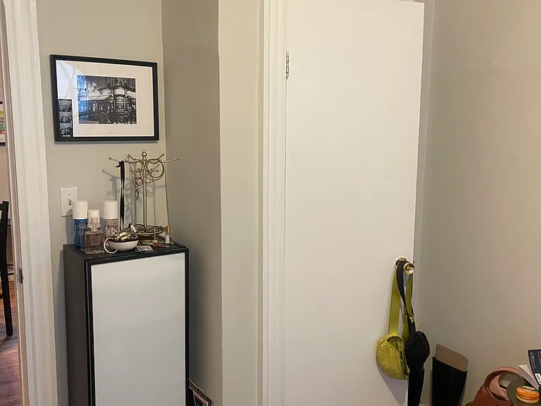 220 Hanover St #7 — Photo 12