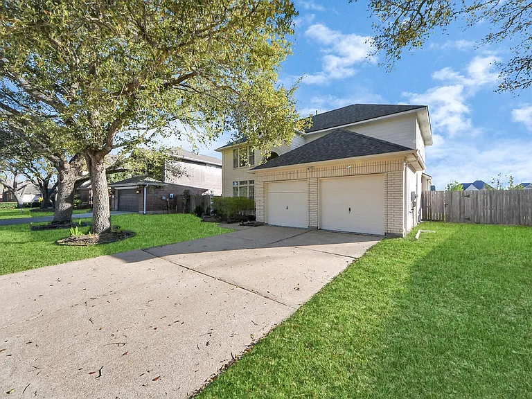 323 N Esplanade Ln — Photo 41