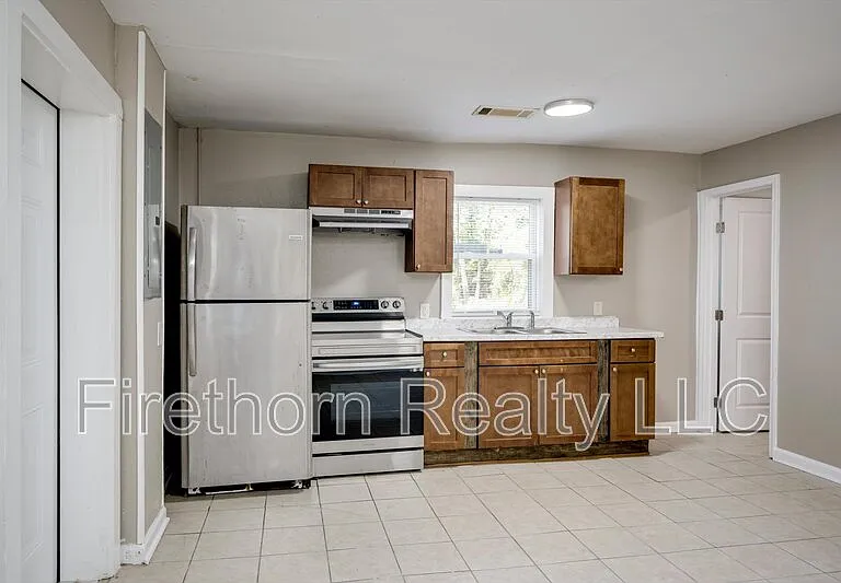 2719B Meadowbrook Dr — Photo 5