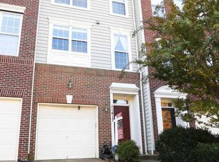 11417 Log Ridge Dr, Fairfax, VA 22030