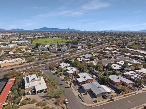 2121 W Ironwood Ridge Dr, Tucson, AZ 85745
