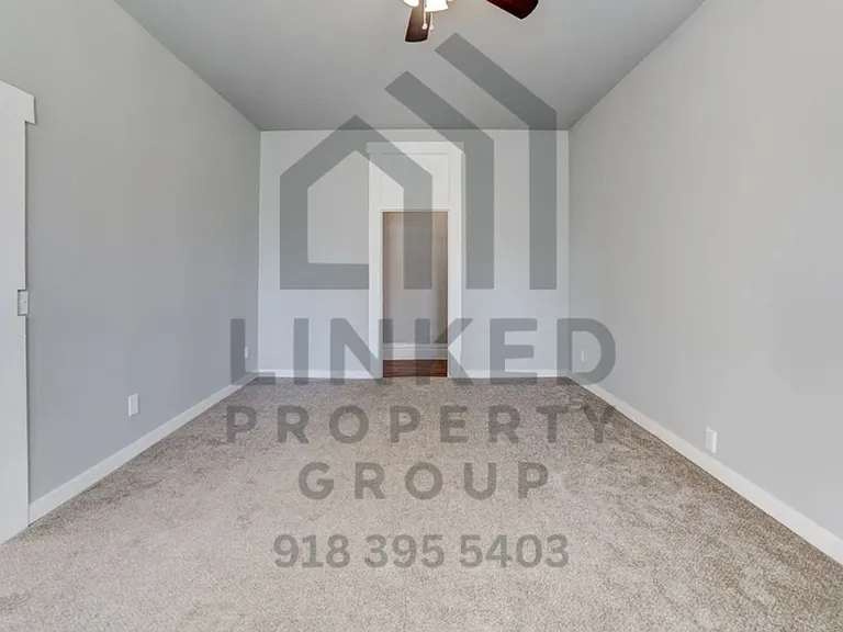Park Apartments — Photo 10
