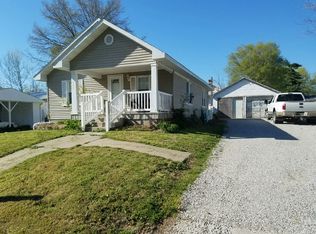 200 E Locust St, California, MO 65018