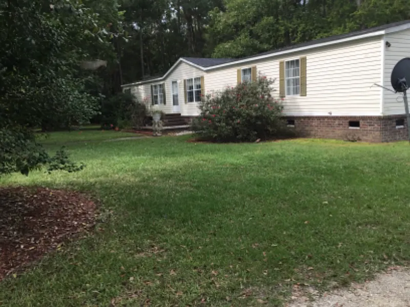 Beautiful 4/bedrooms n 2/bath on Awesome Lot — Photo 3