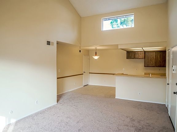 4th image of 25039 Peachland Ave Unit 208