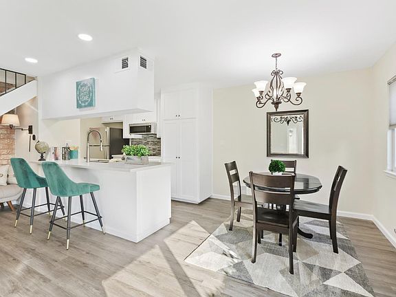 4th image of 5512 Spinnaker Dr APT 2