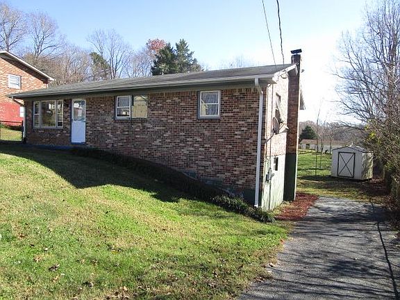 3rd image of 319 Fellowship Dr