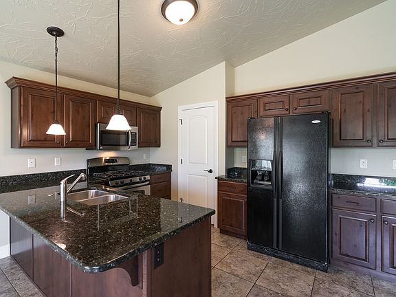 3rd image of 2031 E Colorado Dr #403
