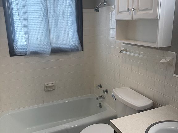 3rd image of 428 Butternut Dr APT 3