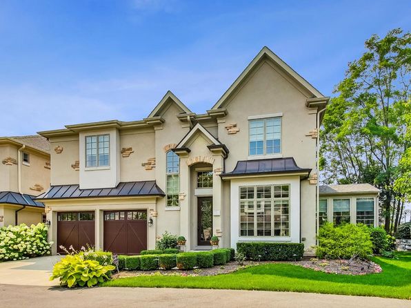 1 Willowcrest Dr, Oak Brook, IL 60523
