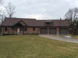 31 Calob Ct NE, Lowell, MI 49331