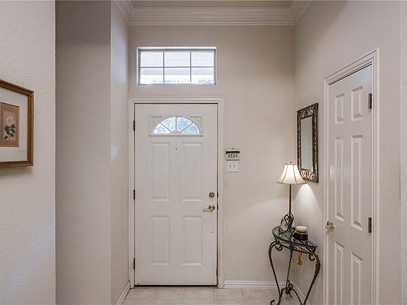 4th image of 3925 Wentworth Dr