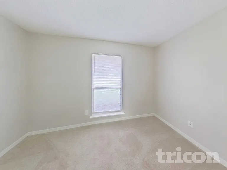 7091 Beechfern Ln S — Photo 11