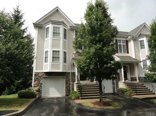 102 Larson Dr, Danbury, CT 06810