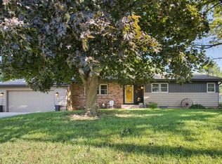 19906 Northern Pine Rd, Council Bluffs, IA 51503