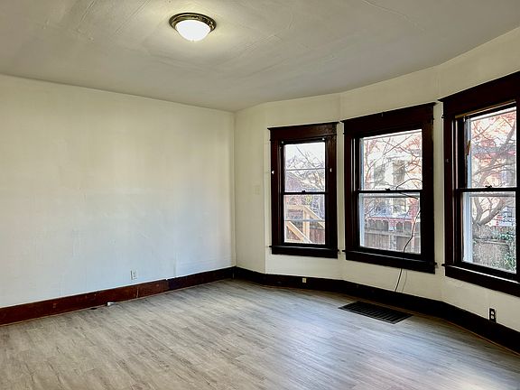 5th image of 212 N 18th St