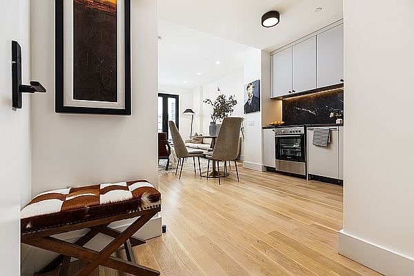 1st image of 250 Gold St #932