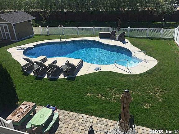 3rd image of 8790 Norcross Dr