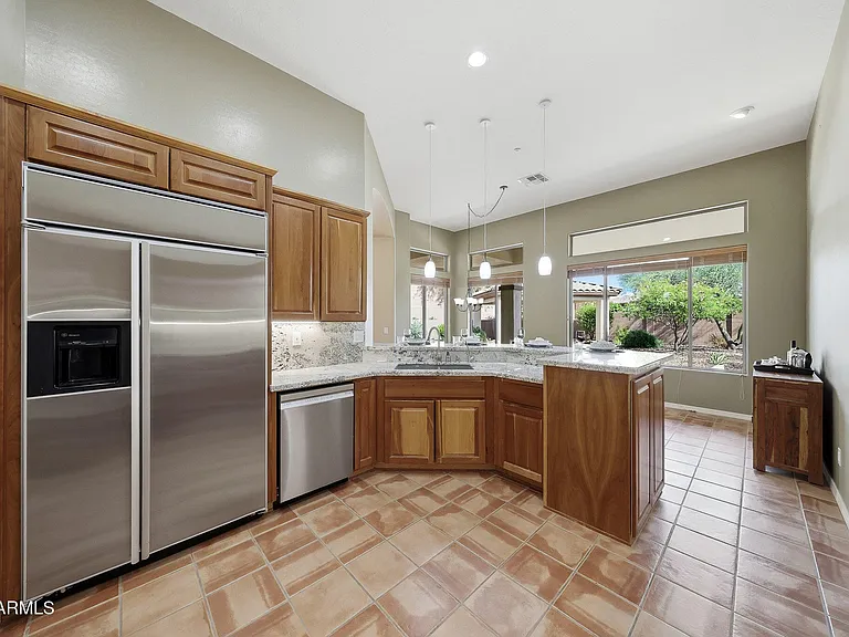 2129 W Legends Way — Photo 15