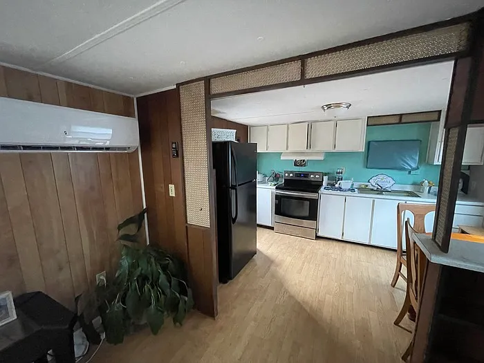 2 bed, 1.0 bath, $730 — Photo 3