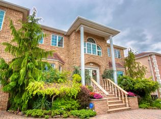 101 Burton Ave, Staten Island, NY 10309
