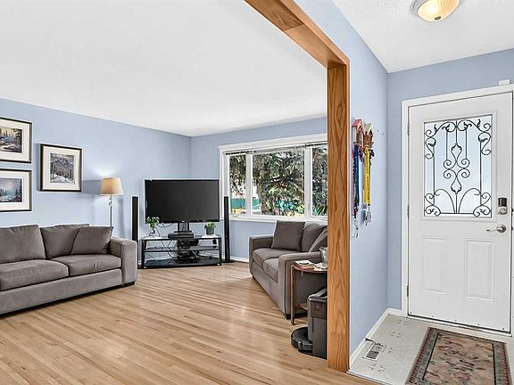3rd image of 7828 W 10th St NW